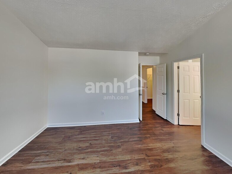 Building Photo - 3408 Ravenel Ct