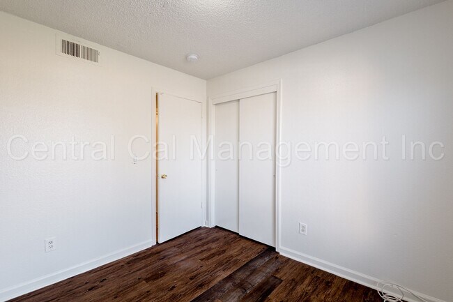 Building Photo - 3308 Loyalton Ave