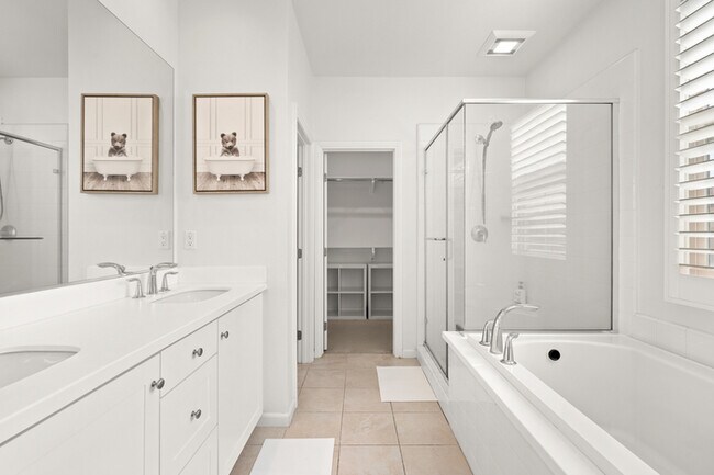 Building Photo - 110 Sugar Cane