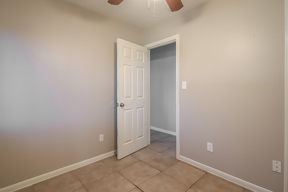 Building Photo - 10471 Twin Circles Dr