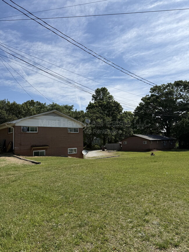 Building Photo - 4390 Sawmills School Rd
