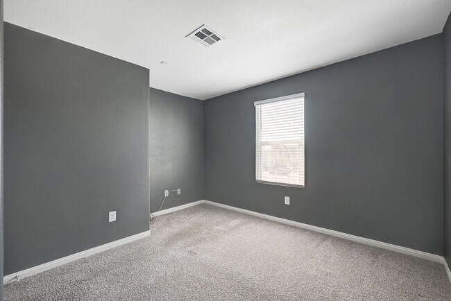 Building Photo - 2021 TOWNHOME IN GATED COMMUNITY N LAS VEGAS
