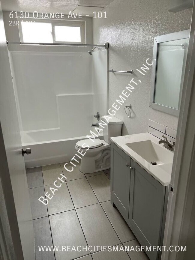 Building Photo - Remodeled Lower Unit