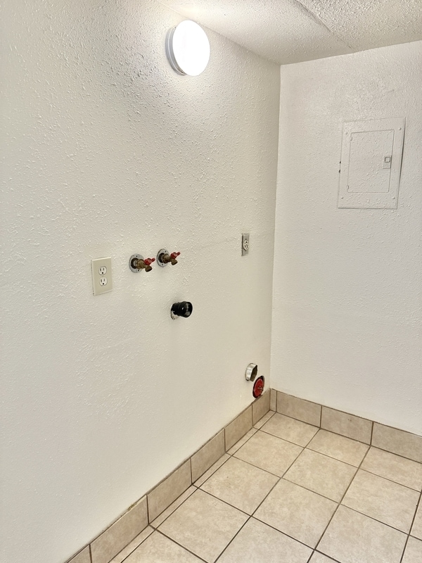 Building Photo - 2175 S 300 E