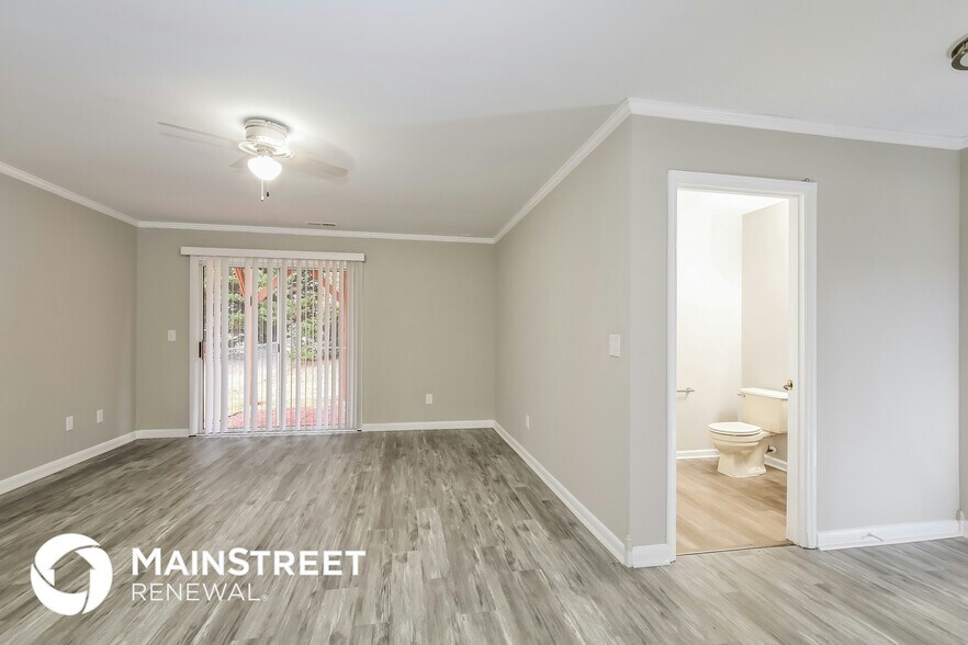 Building Photo - 440 Corbin St