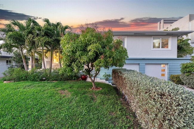 Building Photo - 1361 NE 104th St