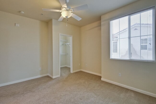 Building Photo - Sought-after Multi-level Home Near Great Mall!