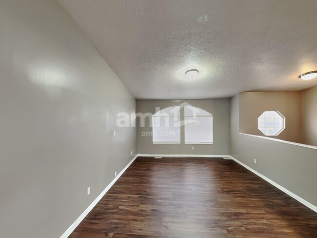 Building Photo - 447 S 1250 E