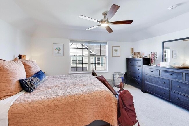 Building Photo - 303 S NW Hwy