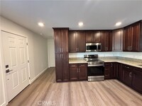 Building Photo - 520 W Rte 66