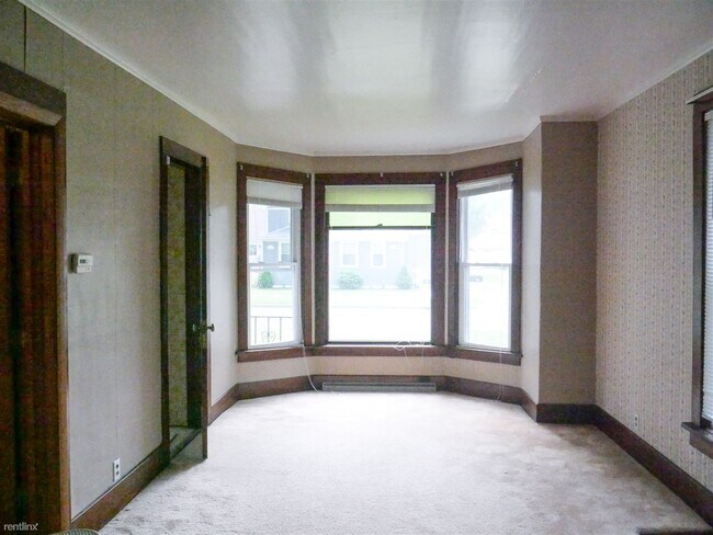 Building Photo - 1 br, 1 bath Duplex - 511 South 3rd Street 1