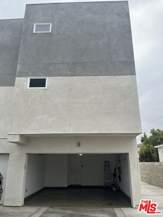 Building Photo - 1861 S Curson Ave