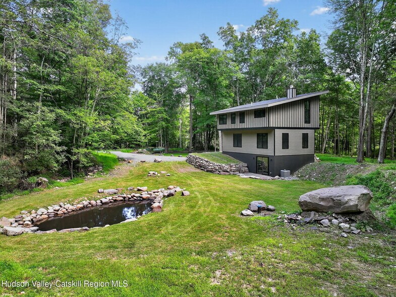 Primary Photo - 178 Chestnut Hill Rd