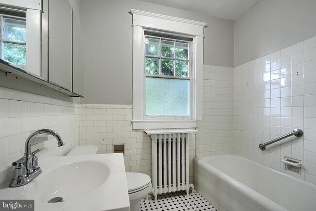Building Photo - 720 Dryden Dr
