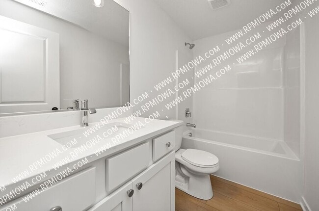 Building Photo - 209 12th Ct NW