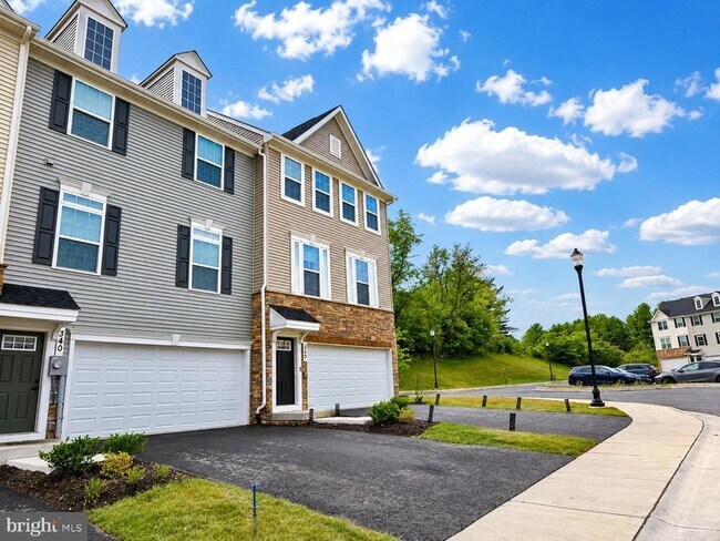 Building Photo - 340 Paca Gardens Ln