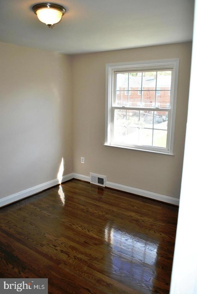 Building Photo - 8119 Pleasant Plains Rd