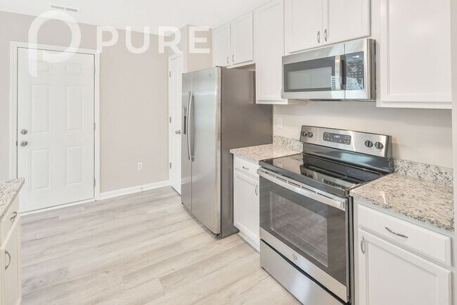 Building Photo - 4645 Esmeralda Drive