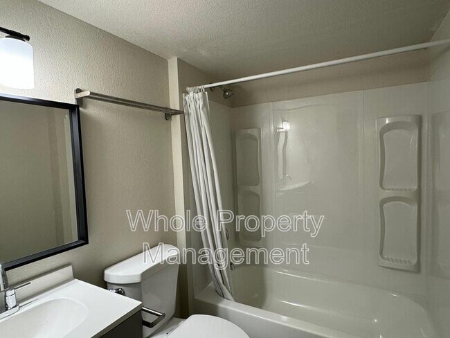 Building Photo - 5008 Alcott St