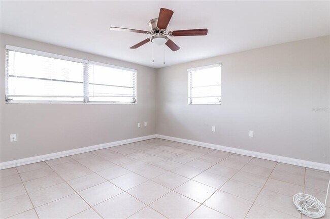 Building Photo - 4740 Durney St