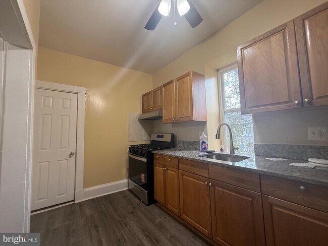 Building Photo - 720 Springfield Ave