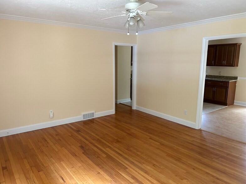 Building Photo - 26 Elkmont Dr