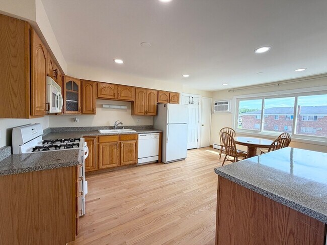 Building Photo - 8101 83rd Pl