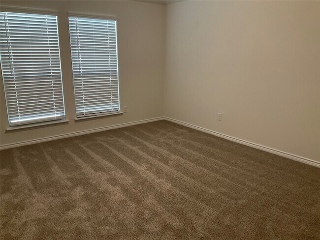 Building Photo - 6021 Tudor Pl