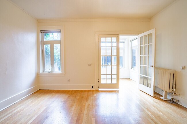 Building Photo - Porter