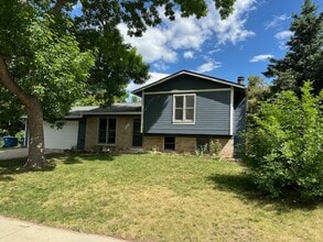 Building Photo - 377 Monarch St