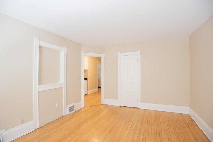 Building Photo - 2728 N Murray Ave