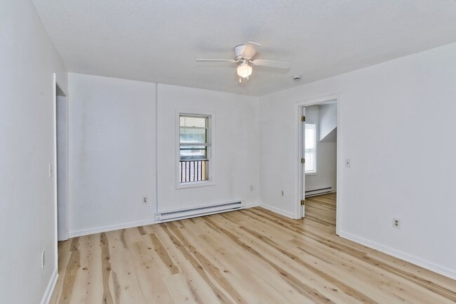 Building Photo - 36 Sheridan St