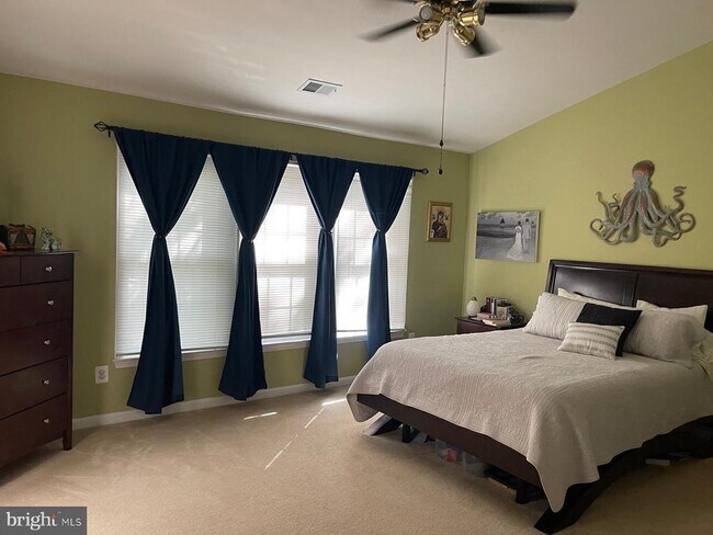 Building Photo - 4129 Trowbridge St