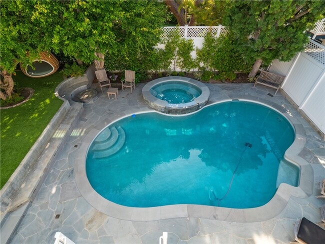 Building Photo - 3403 Laurel Ave