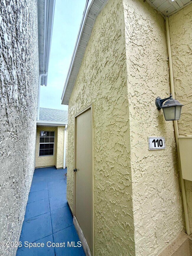 Building Photo - 1485 Malibu Cir NE