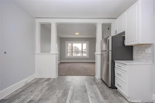 Building Photo - 1204 Niagara St