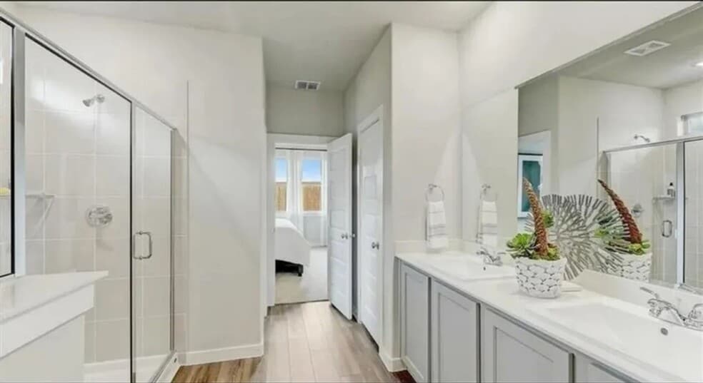 Building Photo - 3902 Monticello Dr