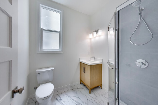 Building Photo - 554a Natoma St