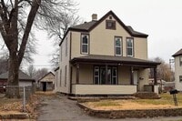 Building Photo - 910 Avenue B