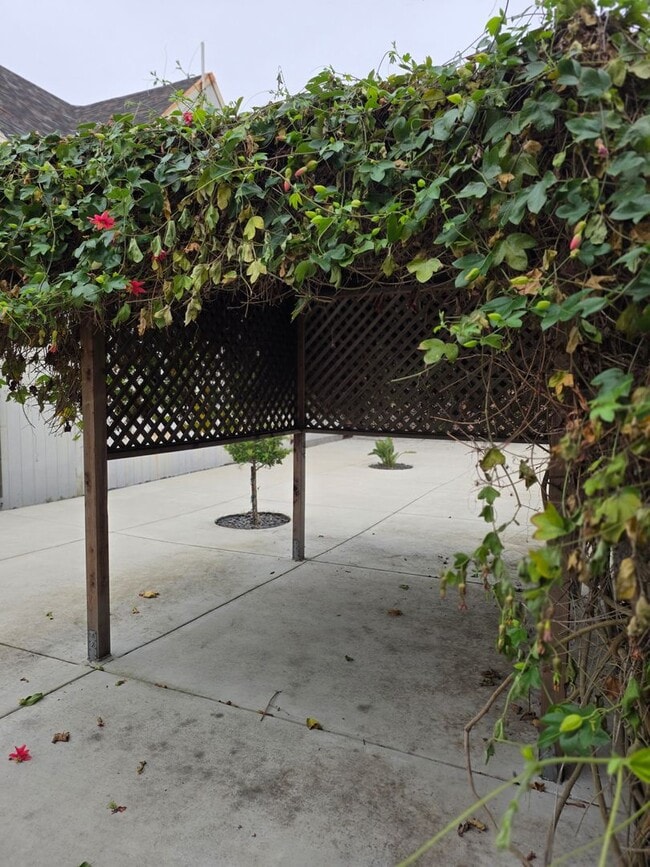 Building Photo - Remodeled Home 2 Blocks from Ocean Beach