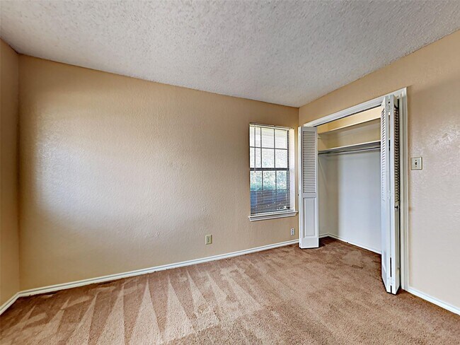 Building Photo - 4724-4726 Berridge Ln, Dallas, TX 75227