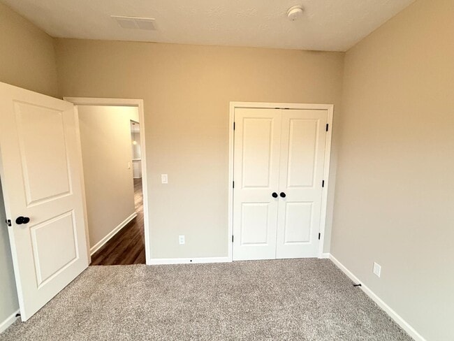 Building Photo - 3921 Bird Song Way