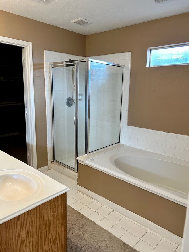 Building Photo - 18315 Willow Moss Dr