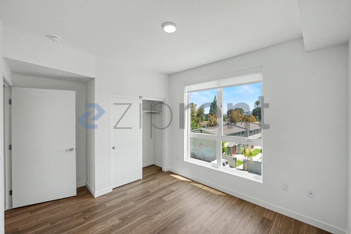 Building Photo - Unit 311
