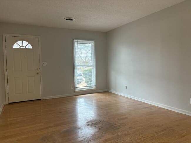 Building Photo - 3329 Roxana Rd