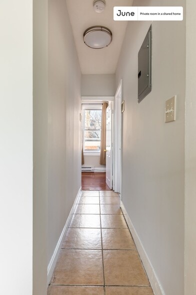 Building Photo - Room in Shared 2 bed/1.5 bath home