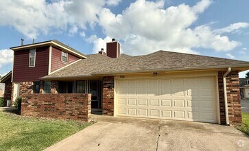 Building Photo - Chic upscale West Norman 2-bed 2.5 bath 2-...