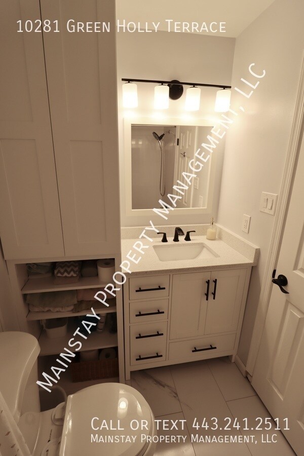 Building Photo - 10281 Green Holly Terrace