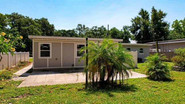 Building Photo - 2812 Dawley Ave