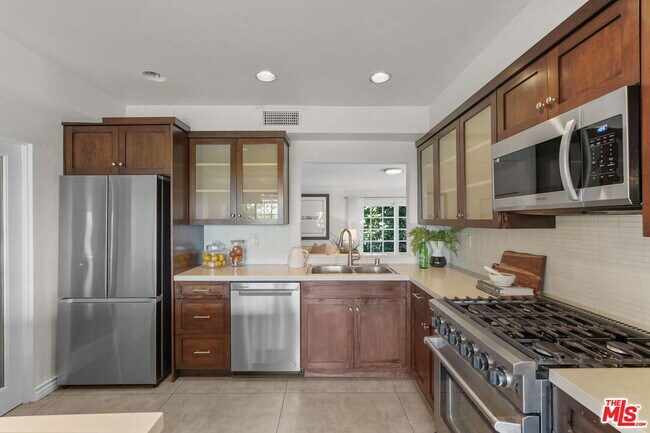 Building Photo - 6609 Whitley Terrace